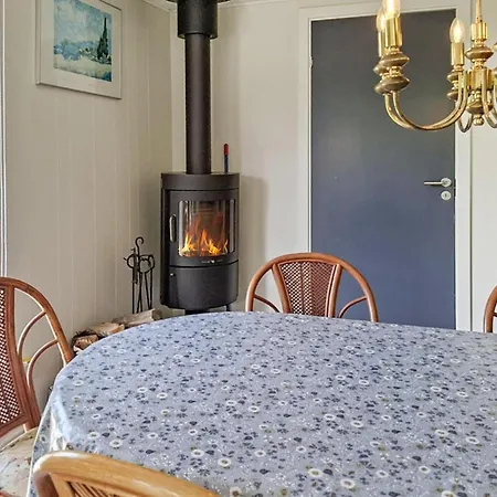 Stunning In With Kitchen