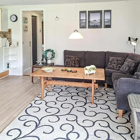 3 Bedroom Gorgeous In Holiday home *